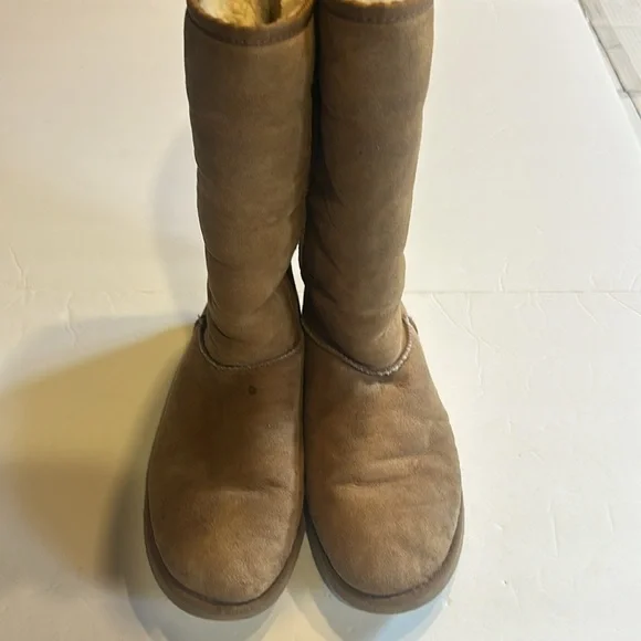 UGG Classic Tall boots genuine leather upper in chestnut brown sheepskin lining - Picture 2 of 16